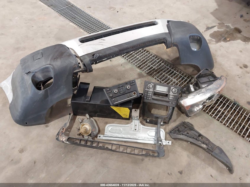 2005 Volvo Xc90 2.5T Awd VIN: YV1CZ592951164265 Lot: 43654039