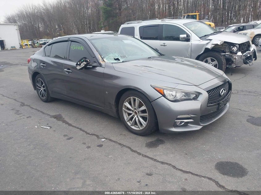 INFINITI Q50 PREMIUM