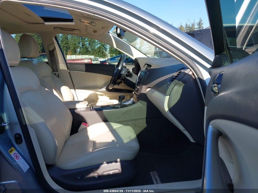 JTHBF5C23A5122789 2010 LEXUS IS photo no. 5