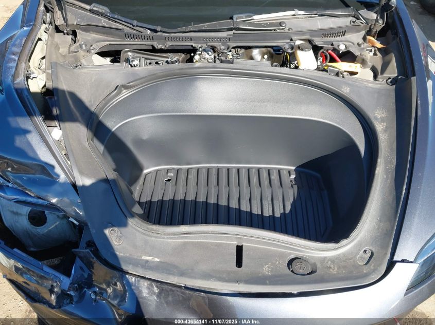 2025 Tesla Model 3 Long Range Rear-Wheel Drive/Standard VIN: 5YJ3E1EA6SF889767 Lot: 43654141