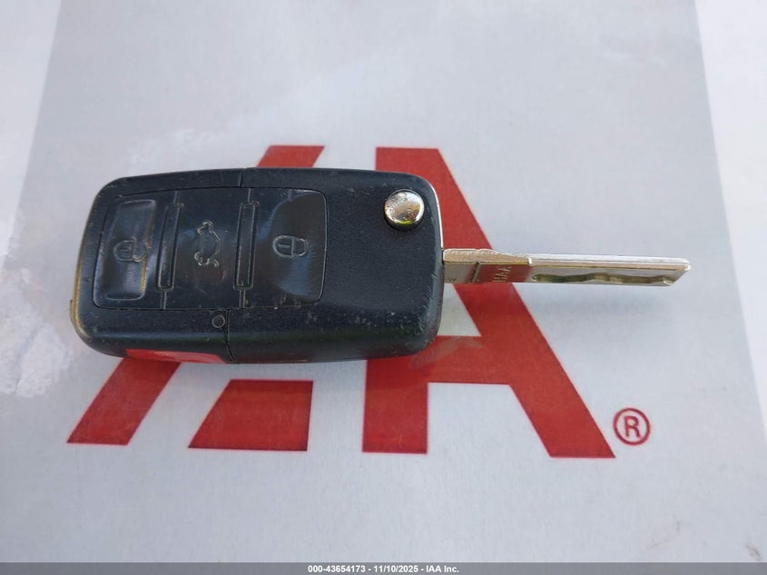 2008 Volkswagen New Beetle Se VIN: 3VWRF31Y18M401719 Lot: 43654173