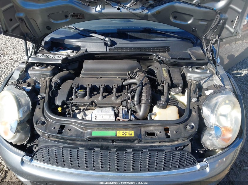 2009 Mini Cooper S VIN: WMWMS33599TG88404 Lot: 43654225