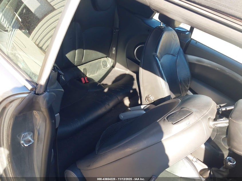 2009 Mini Cooper S VIN: WMWMS33599TG88404 Lot: 43654225