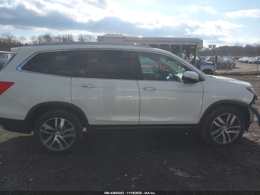 2017 Honda Pilot Touring VIN: 5FNYF6H95HB088046 Lot: 43654302