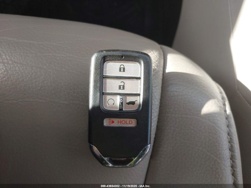 2017 Honda Pilot Touring VIN: 5FNYF6H95HB088046 Lot: 43654302