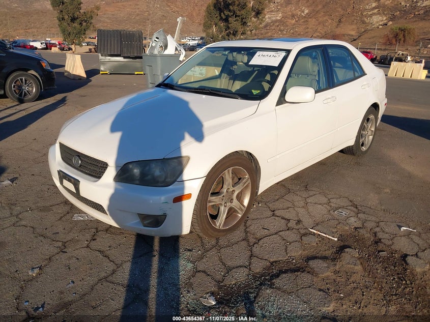 JTHBD192940084444 2004 LEXUS IS photo no. 2