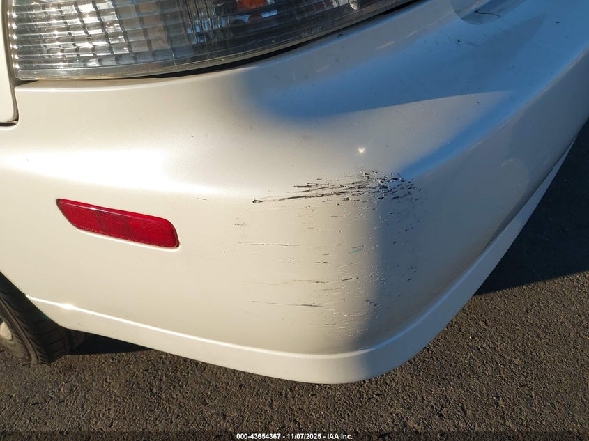 JTHBD192940084444 2004 LEXUS IS photo no. 6