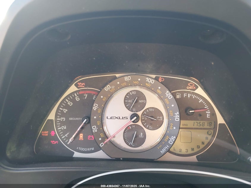 JTHBD192940084444 2004 LEXUS IS photo no. 7