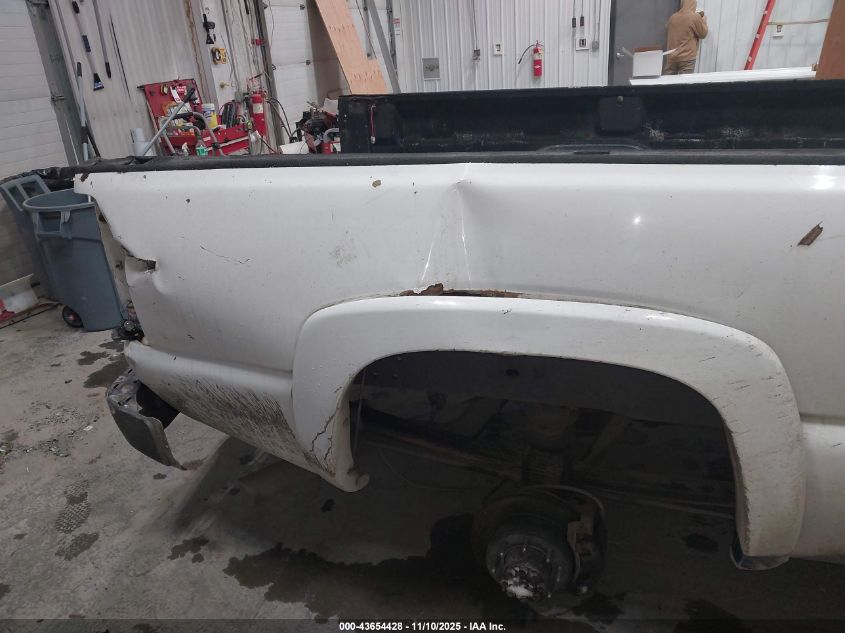 2005 Chevrolet Silverado 2500Hd VIN: 1GCHK23UX5F822591 Lot: 43654428