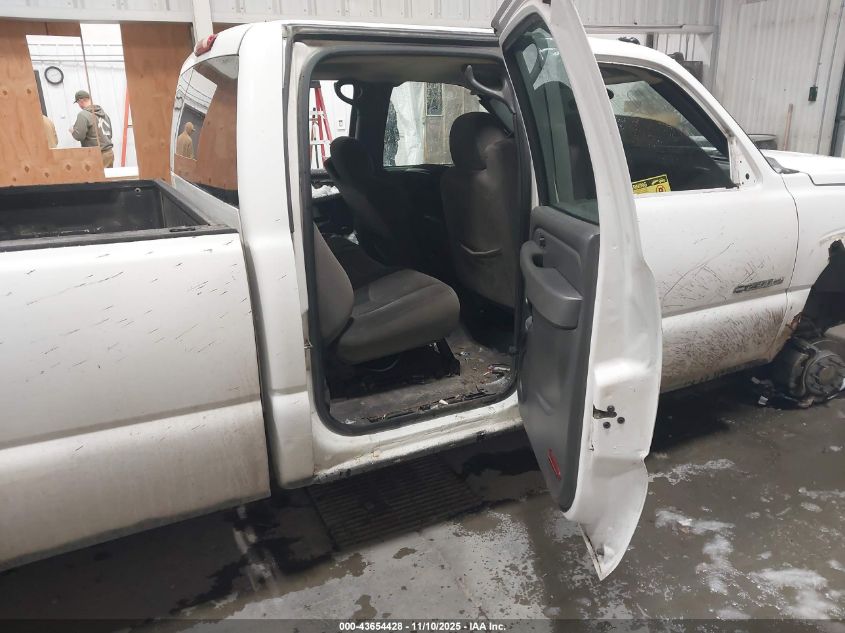 2005 Chevrolet Silverado 2500Hd VIN: 1GCHK23UX5F822591 Lot: 43654428