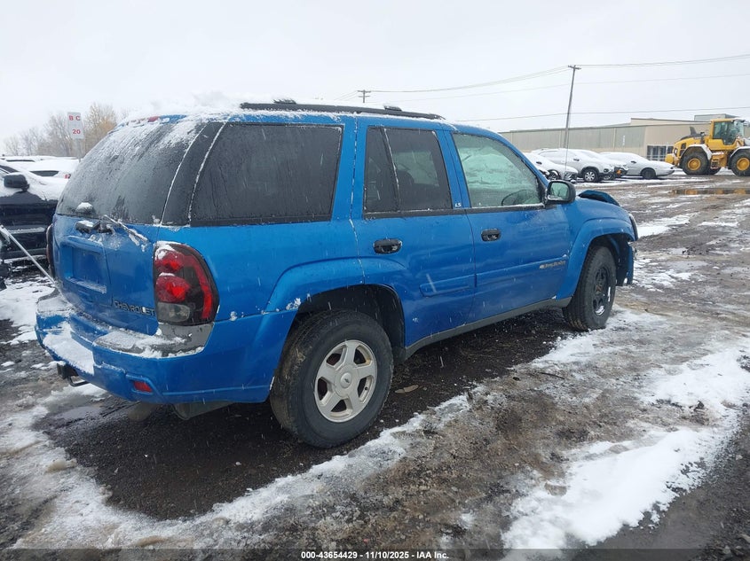 1GNDT13S622312429 2002 CHEVROLET TRAILBLAZER photo no. 4