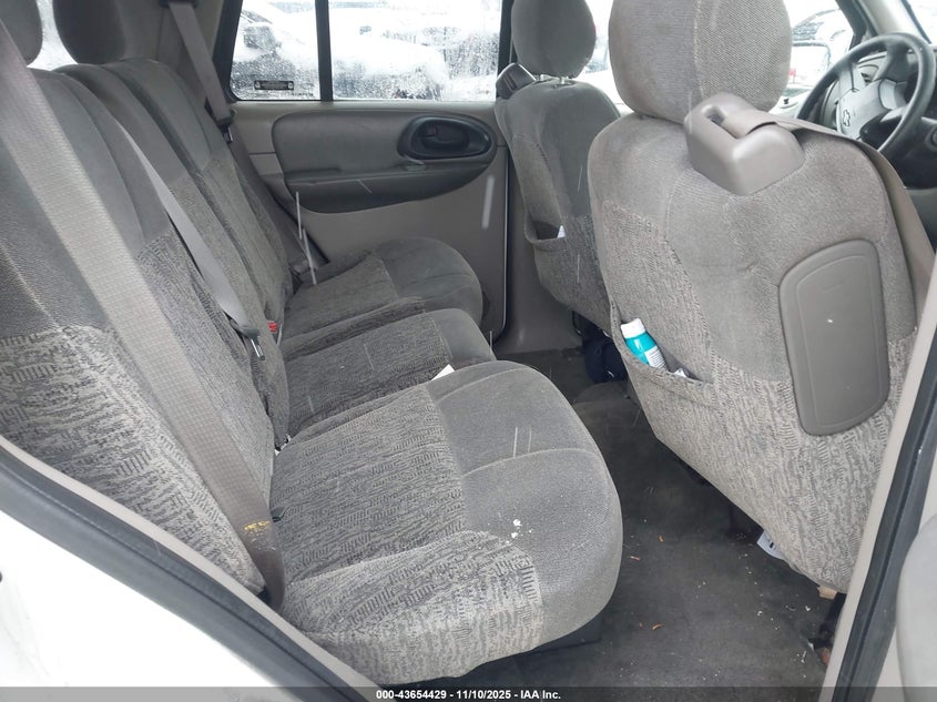 1GNDT13S622312429 2002 CHEVROLET TRAILBLAZER photo no. 8