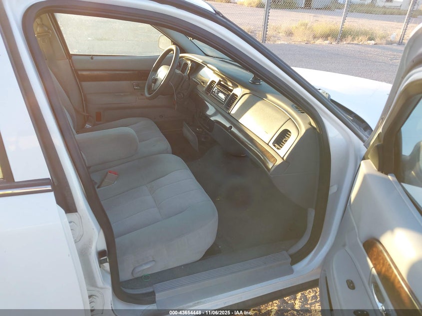 2MEFM74W35X644704 2005 MERCURY GRAND MARQUIS photo no. 5