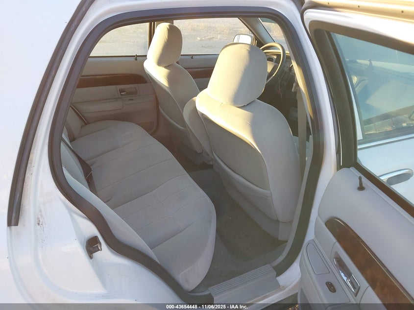 2MEFM74W35X644704 2005 MERCURY GRAND MARQUIS photo no. 8