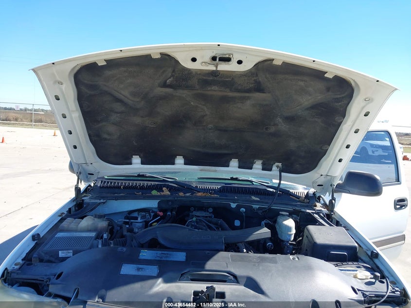 2005 Chevrolet Tahoe Ls VIN: 1GNEC13V45R194262 Lot: 43654482