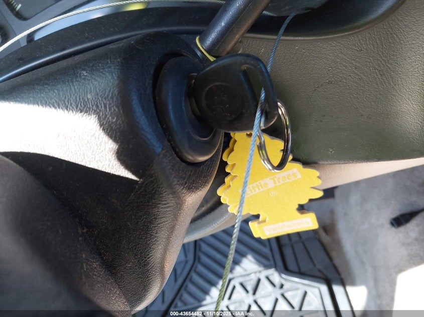 2005 Chevrolet Tahoe Ls VIN: 1GNEC13V45R194262 Lot: 43654482