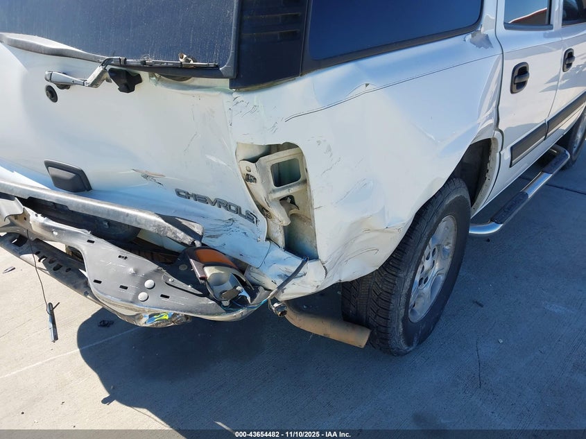 2005 Chevrolet Tahoe Ls VIN: 1GNEC13V45R194262 Lot: 43654482