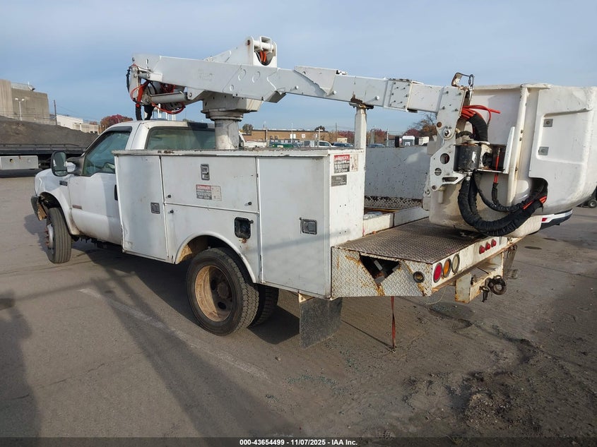 1FDAF56PX3ED73828 2003 FORD F550 photo no. 3