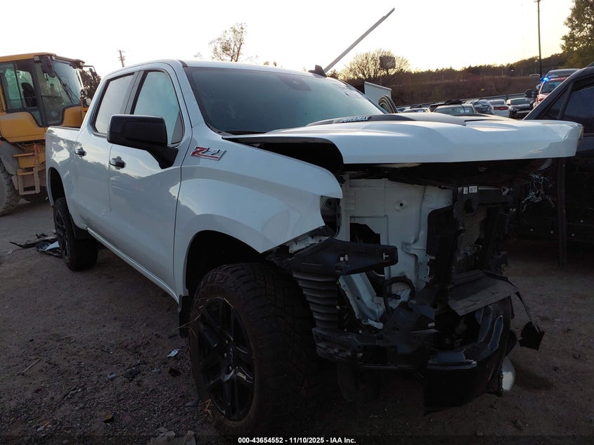 CHEVROLET SILVERADO 1500 4WD SHORT BED LT TRAIL BOSS
