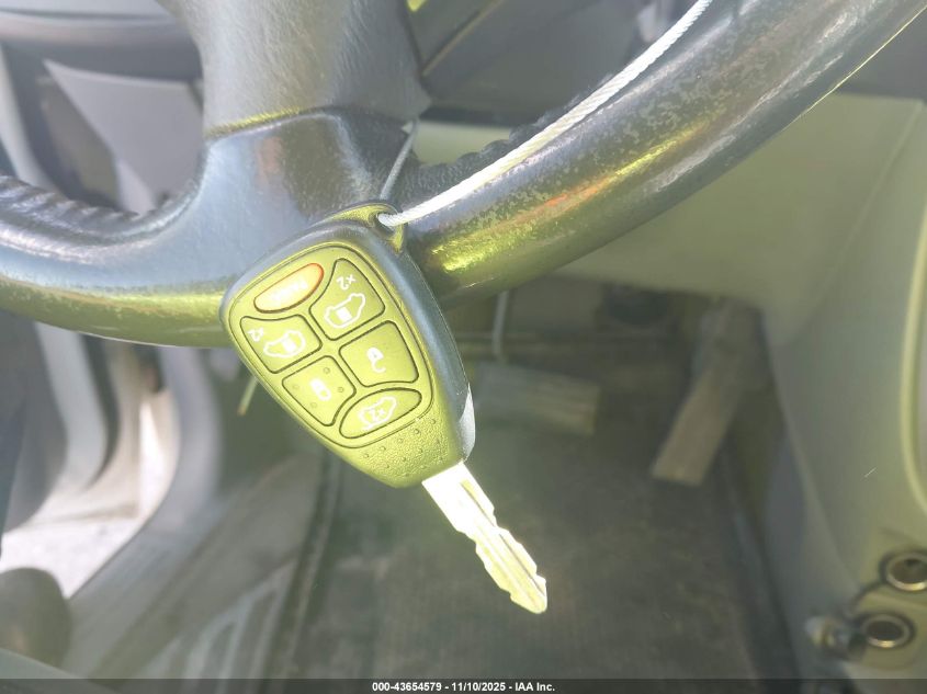 2005 Chrysler Town & Country Touring VIN: 2C4GP54L45R452798 Lot: 43654579