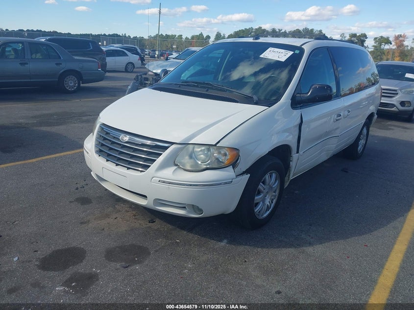 2C4GP54L45R452798 2005 CHRYSLER TOWN & COUNTRY photo no. 2