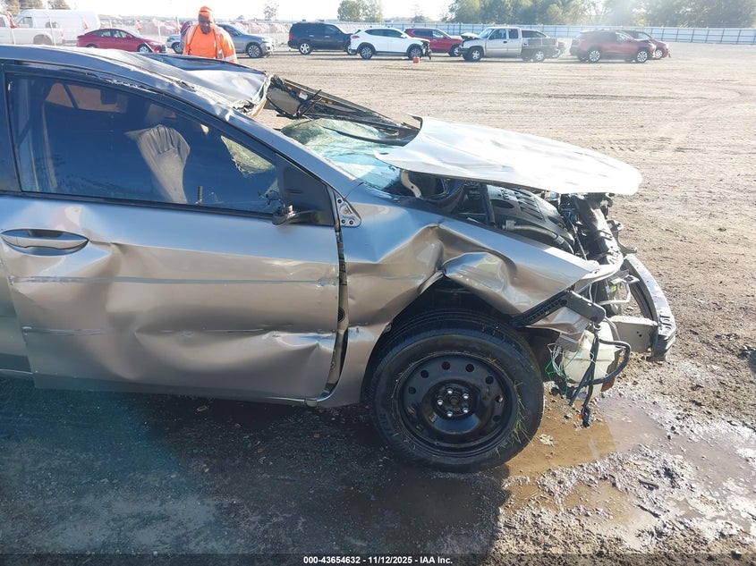 2015 TOYOTA COROLLA LE - 5YFBURHE4FP247117