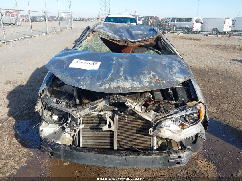 2015 TOYOTA COROLLA LE - 5YFBURHE4FP247117