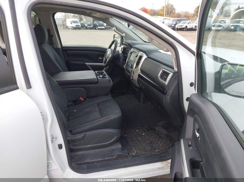 1N6AA1EKXKN534305 2019 NISSAN TITAN photo no. 5