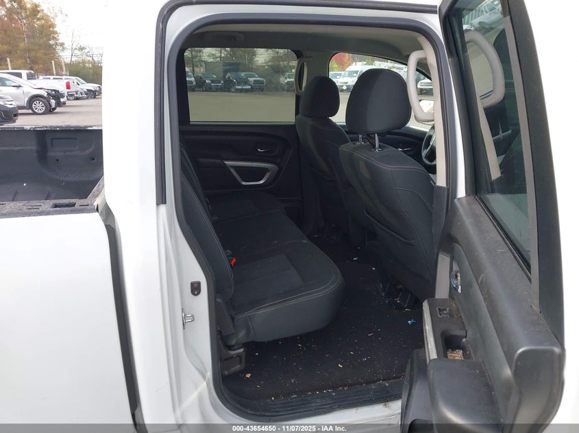 1N6AA1EKXKN534305 2019 NISSAN TITAN photo no. 8