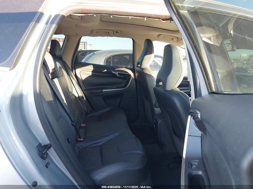 2013 Volvo Xc60 3.2/3.2 Platinum/3.2 Premier/3.2 Premier Plus VIN: YV4952DL1D2398593 Lot: 43654856