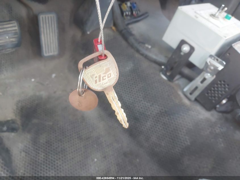 2004 Chevrolet Silverado 1500 Work Truck VIN: 1GCEC14X14Z208688 Lot: 43654994