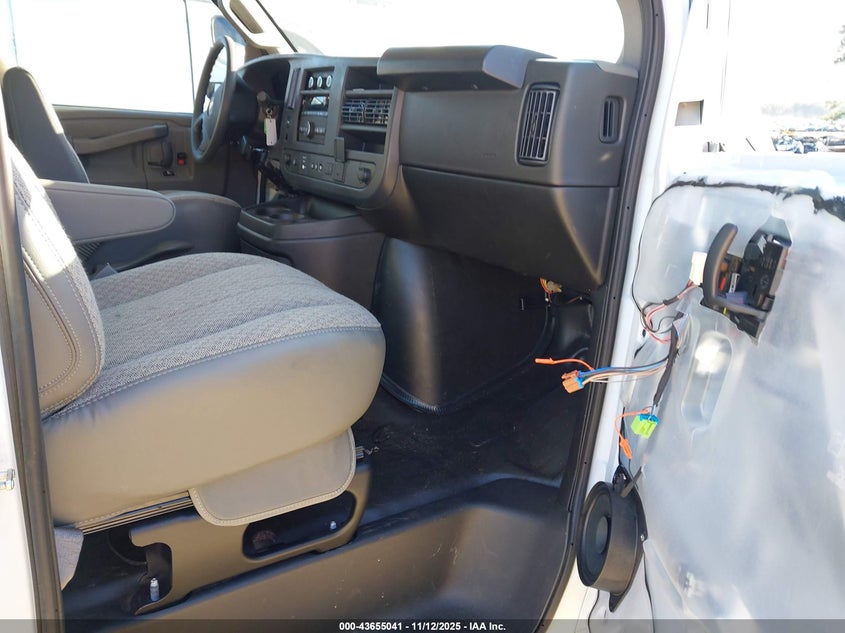 2024 Chevrolet Express Cargo Rwd 2500 Regular Wheelbase Wt VIN: 1GCWGAF74R1290573 Lot: 43655041