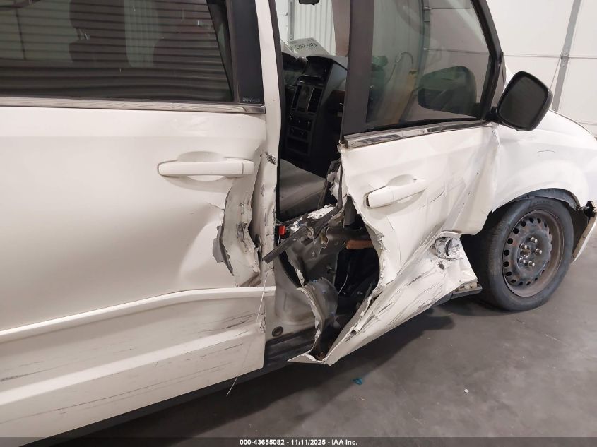 2010 Chrysler Town & Country Lx VIN: 2A4RR4DE0AR315943 Lot: 43655082