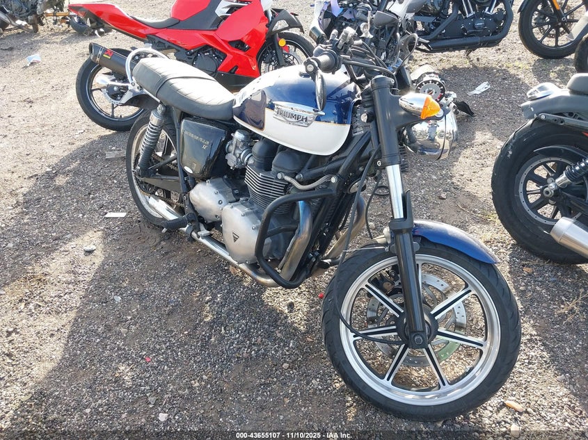 2010 TRIUMPH MOTORCYCLE BONNEVILLE - SMT900K15AT421789