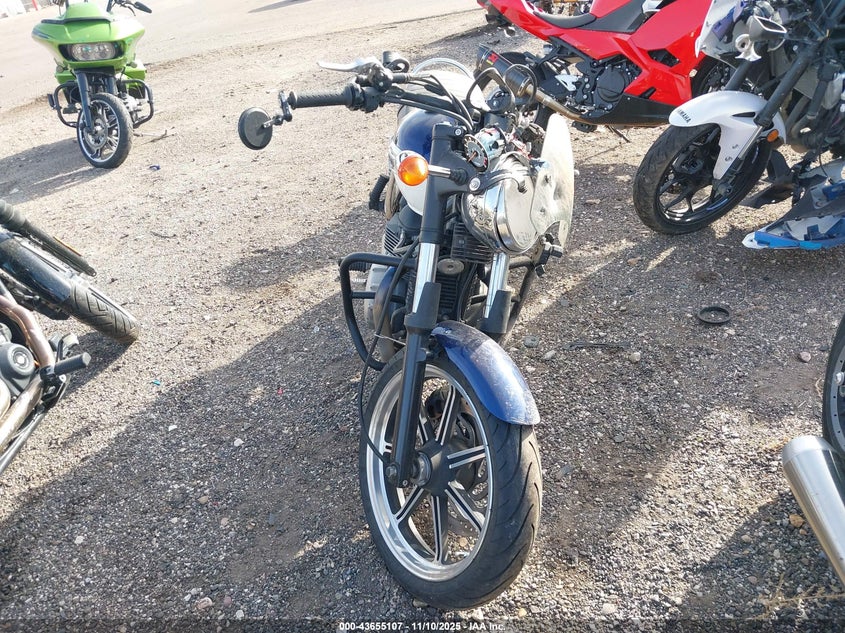 2010 TRIUMPH MOTORCYCLE BONNEVILLE - SMT900K15AT421789