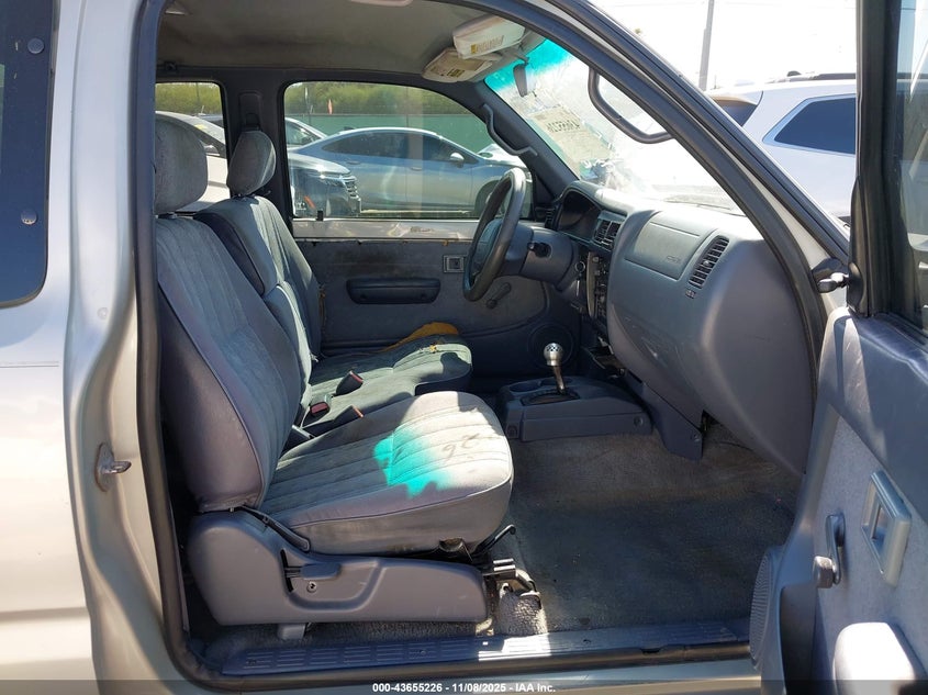 4TASM92N9YZ654847 2000 TOYOTA TACOMA photo no. 5