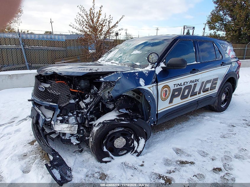 2021 FORD POLICE INTERCEPTOR UTILITY auction photo 2