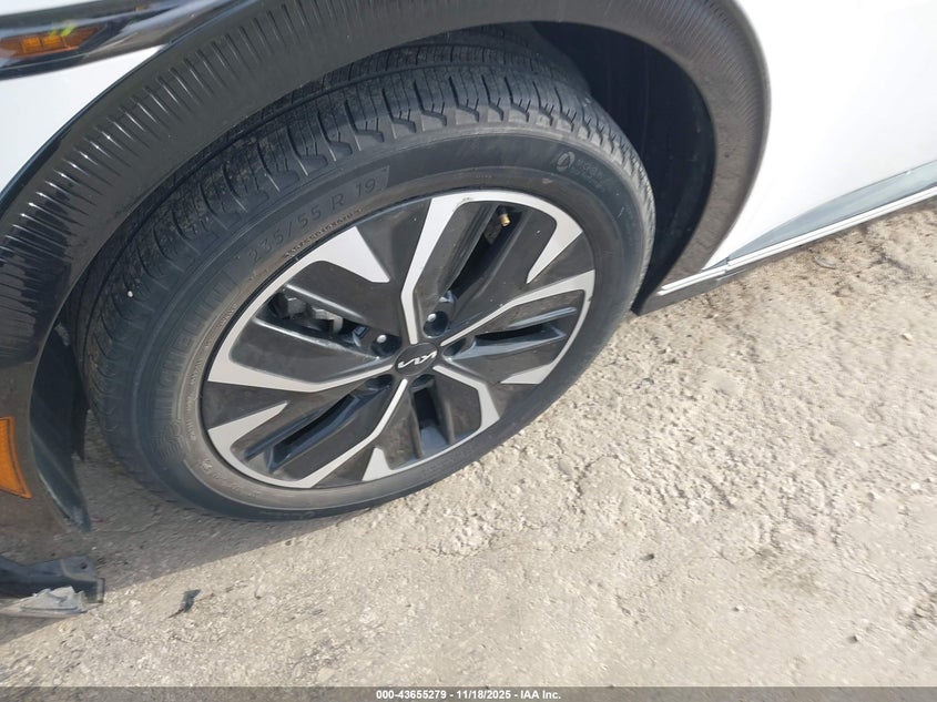 2023 Kia Ev6 VIN: KNDL34LA1P5612835 Lot: 43655279