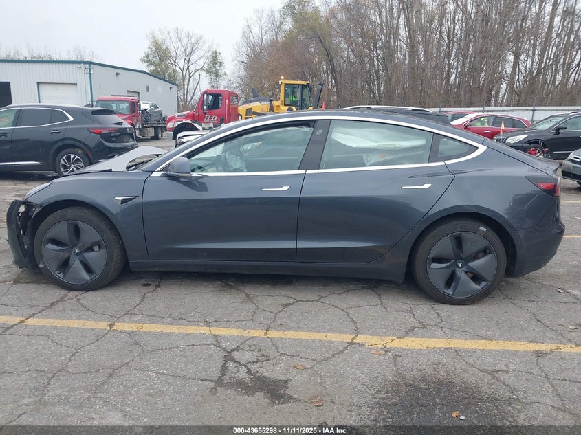 2018 Tesla Model 3 Long Range/Performance VIN: 5YJ3E1EB9JF103709 Lot: 43655298