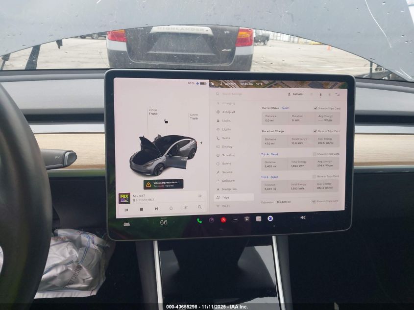 2018 Tesla Model 3 Long Range/Performance VIN: 5YJ3E1EB9JF103709 Lot: 43655298