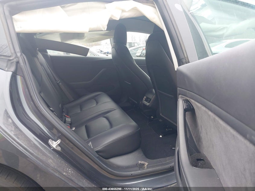 2018 Tesla Model 3 Long Range/Performance VIN: 5YJ3E1EB9JF103709 Lot: 43655298