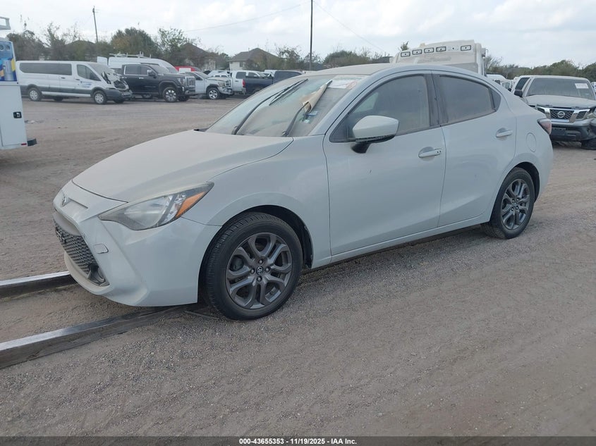 3MYDLBYV9KY504352 2019 TOYOTA YARIS photo no. 2