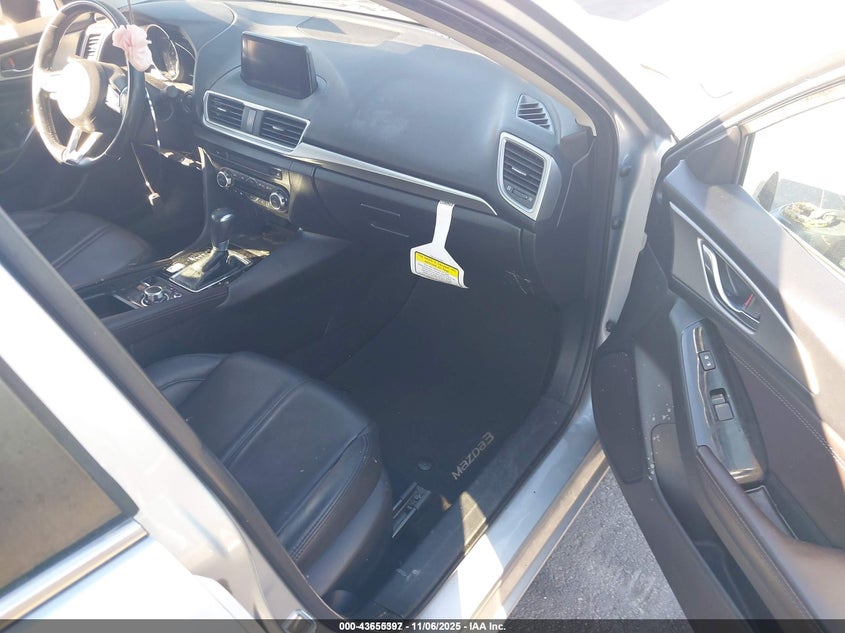 3MZBN1V30JM181650 2018 MAZDA 3 photo no. 5