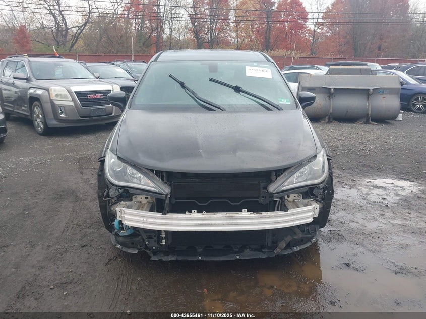 2018 Chrysler Pacifica Touring Plus VIN: 2C4RC1FG0JR287209 Lot: 43655461