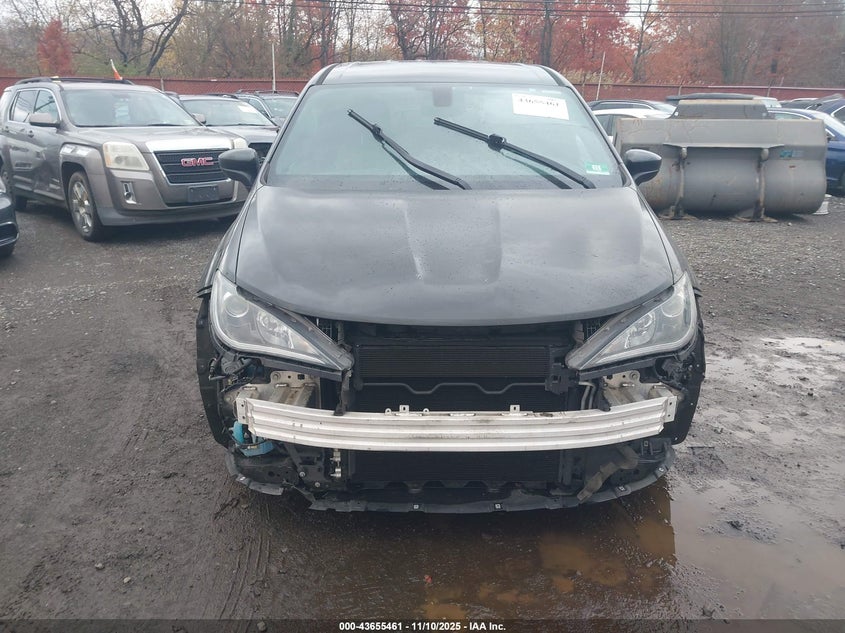 2018 Chrysler Pacifica Touring Plus VIN: 2C4RC1FG0JR287209 Lot: 43655461