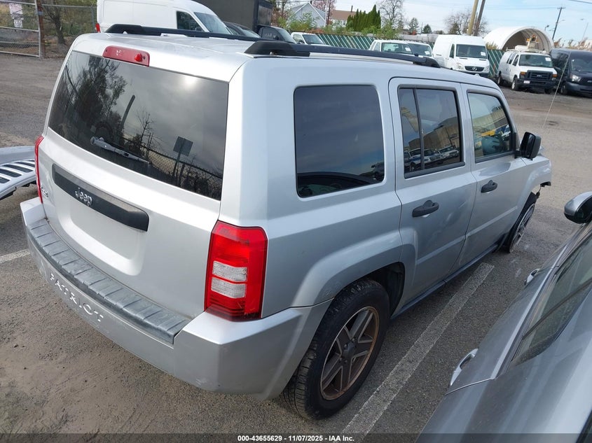 1J4FF28B79D121537 2009 JEEP LIBERTY (PATRIOT) photo no. 4