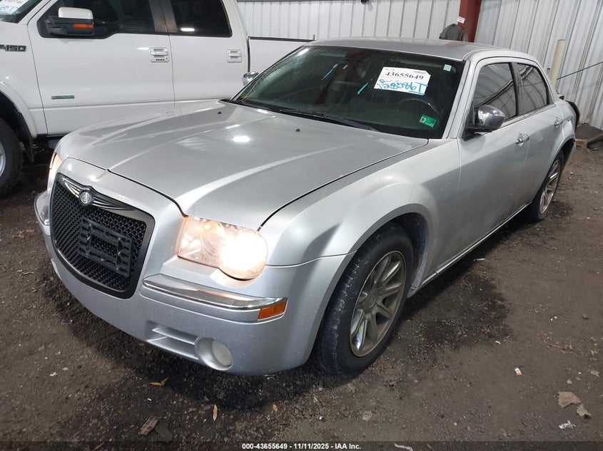 2C3JA63H75H577220 2005 CHRYSLER 300C photo no. 2