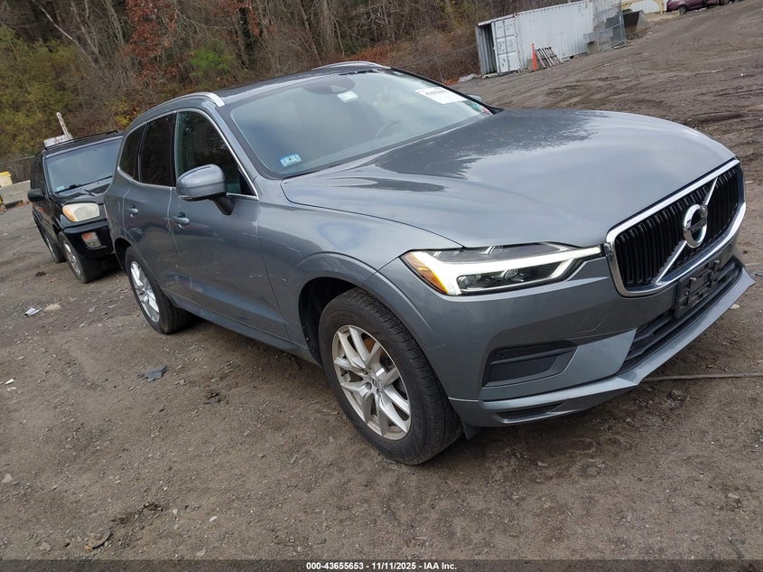 VOLVO XC60 T5 MOMENTUM