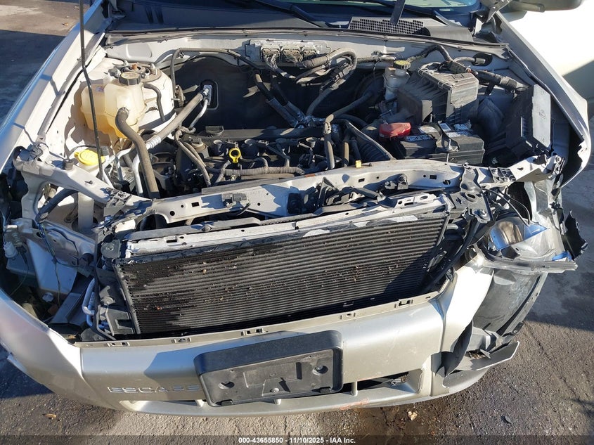 1FMCU0D71BKA79335 2011 FORD ESCAPE photo no. 10