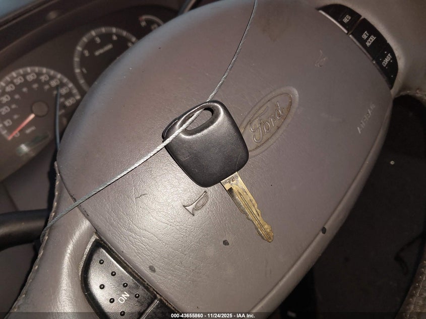 2002 Ford F-150 Lariat/Xlt VIN: 1FTRW07L52KB36296 Lot: 43655860